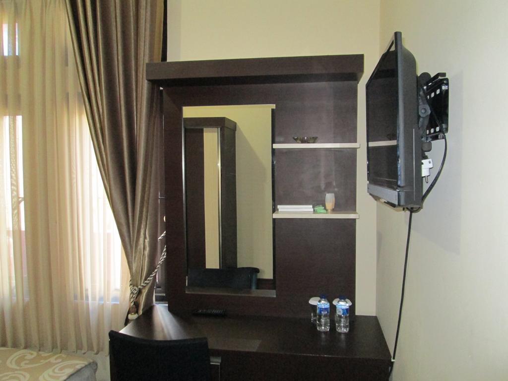 Allure Guest House Bandung Zimmer foto