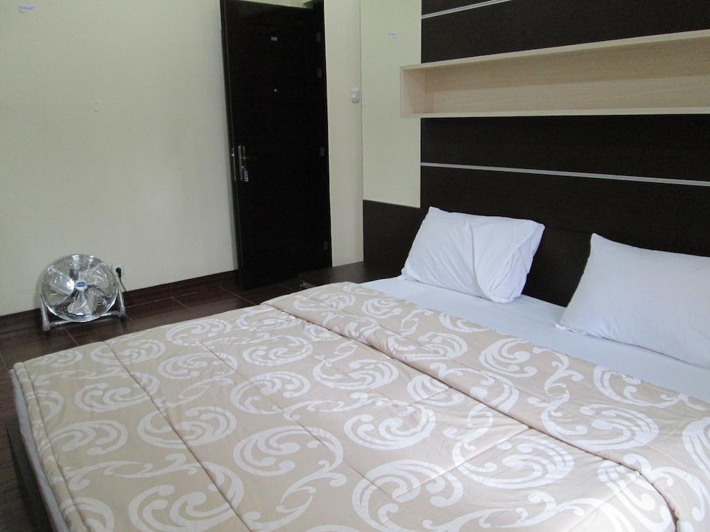 Allure Guest House Bandung Zimmer foto